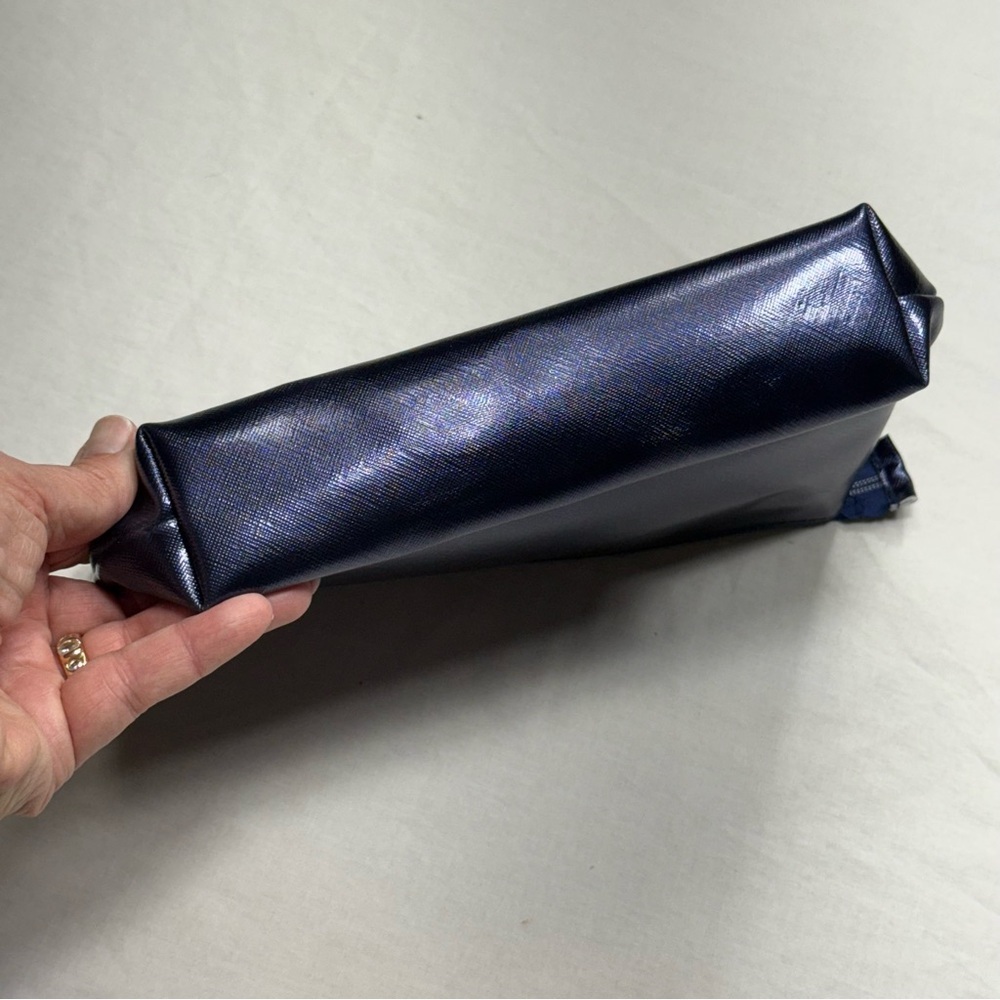 Image Skincare Navy Cosmetic Bag - Picture 2 of 7